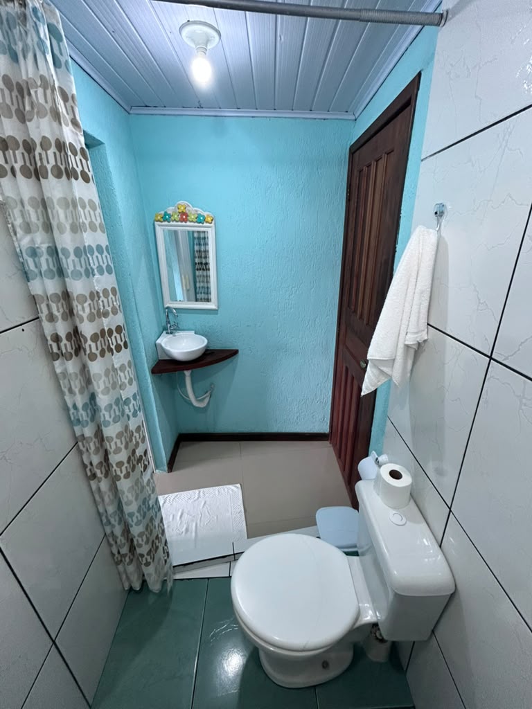 Banheiro privativo do quarto Standard Vermelho